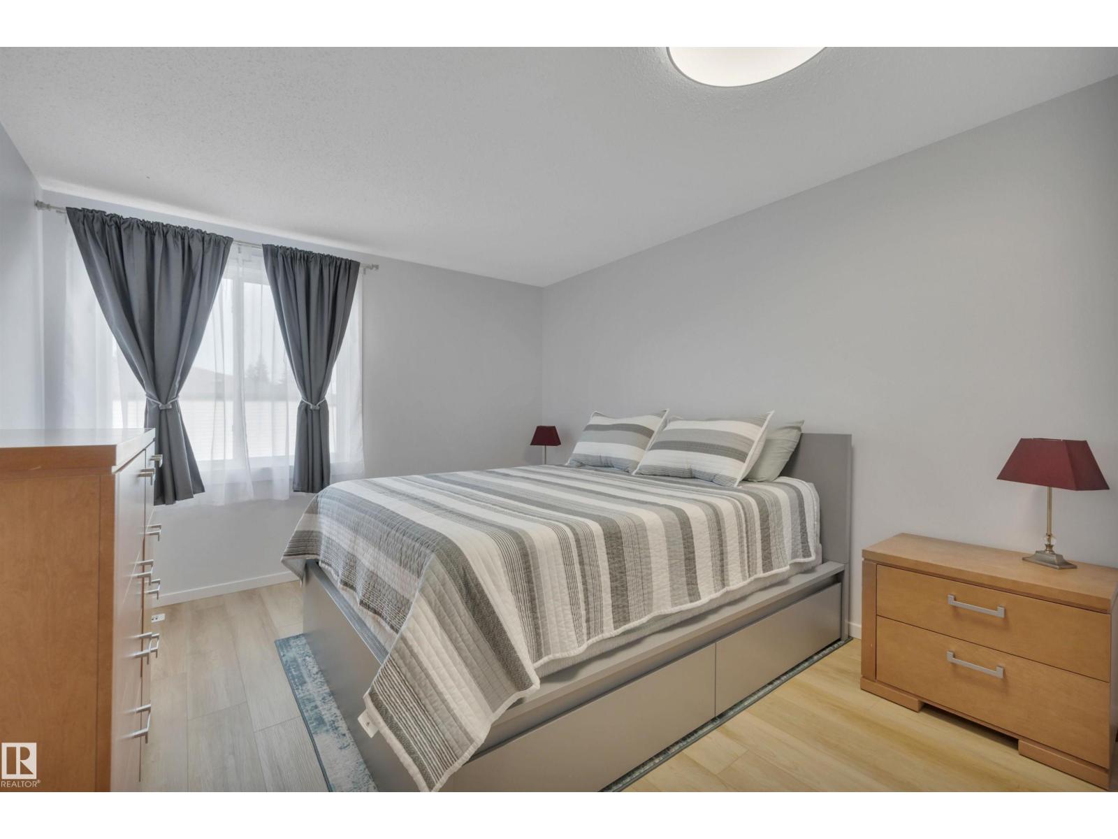 585 KNOTTWOOD RD W NW, Edmonton