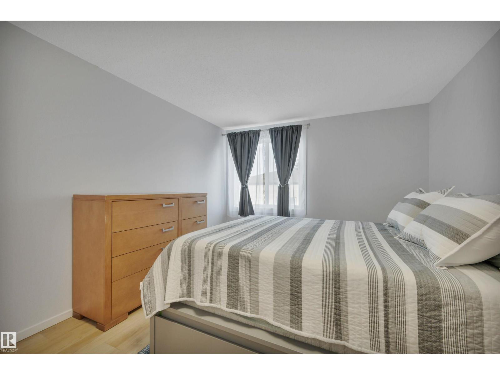 585 KNOTTWOOD RD W NW, Edmonton