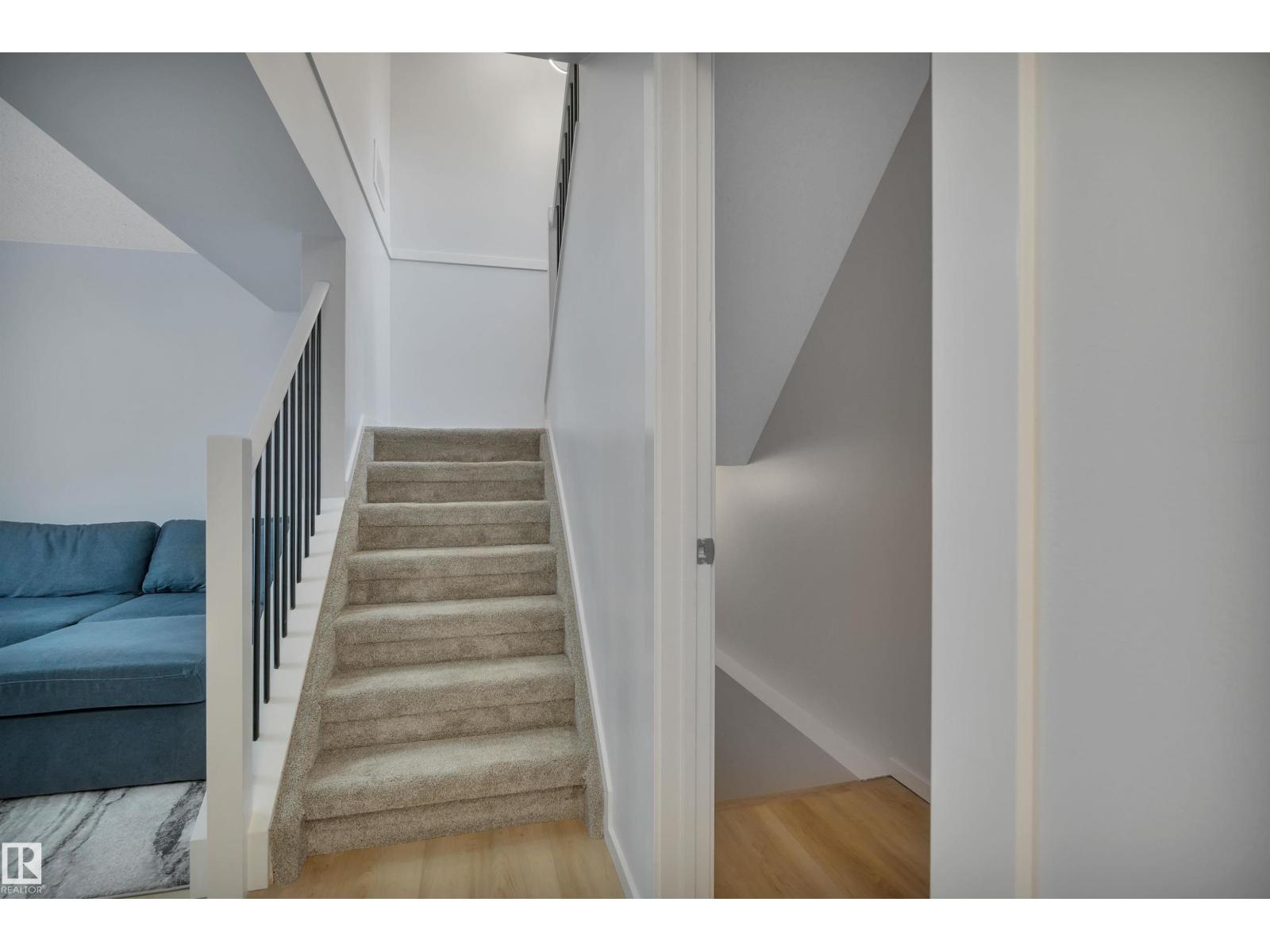 585 KNOTTWOOD RD W NW, Edmonton