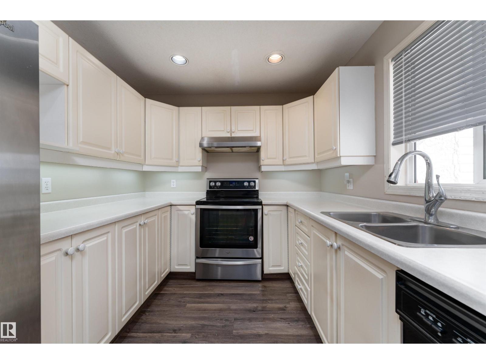 #3 9703 174 ST NW, Edmonton