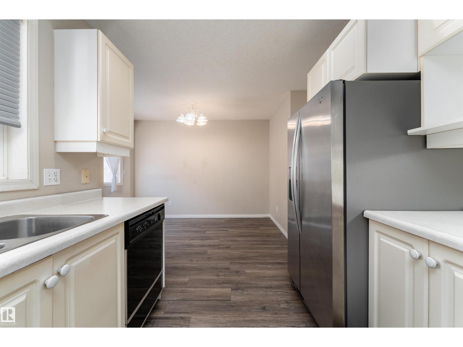 #3 9703 174 ST NW, Edmonton