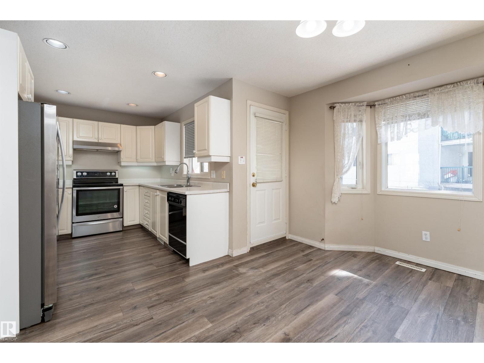 #3 9703 174 ST NW, Edmonton