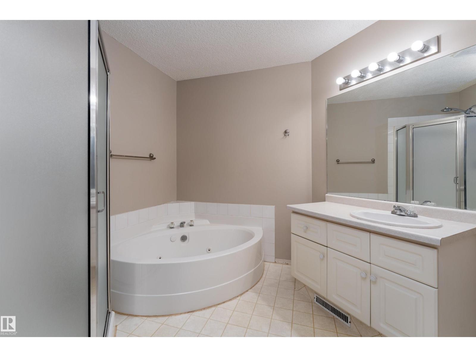 #3 9703 174 ST NW, Edmonton