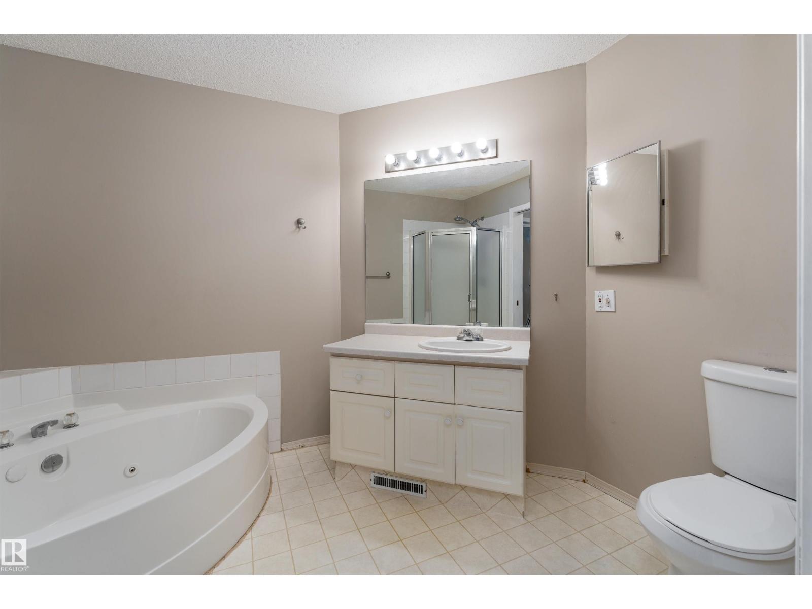 #3 9703 174 ST NW, Edmonton