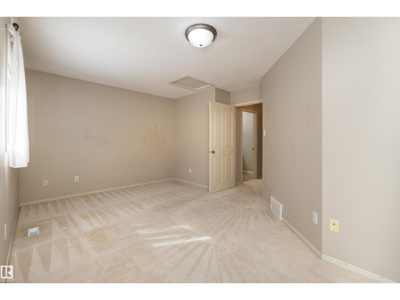 #3 9703 174 ST NW, Edmonton