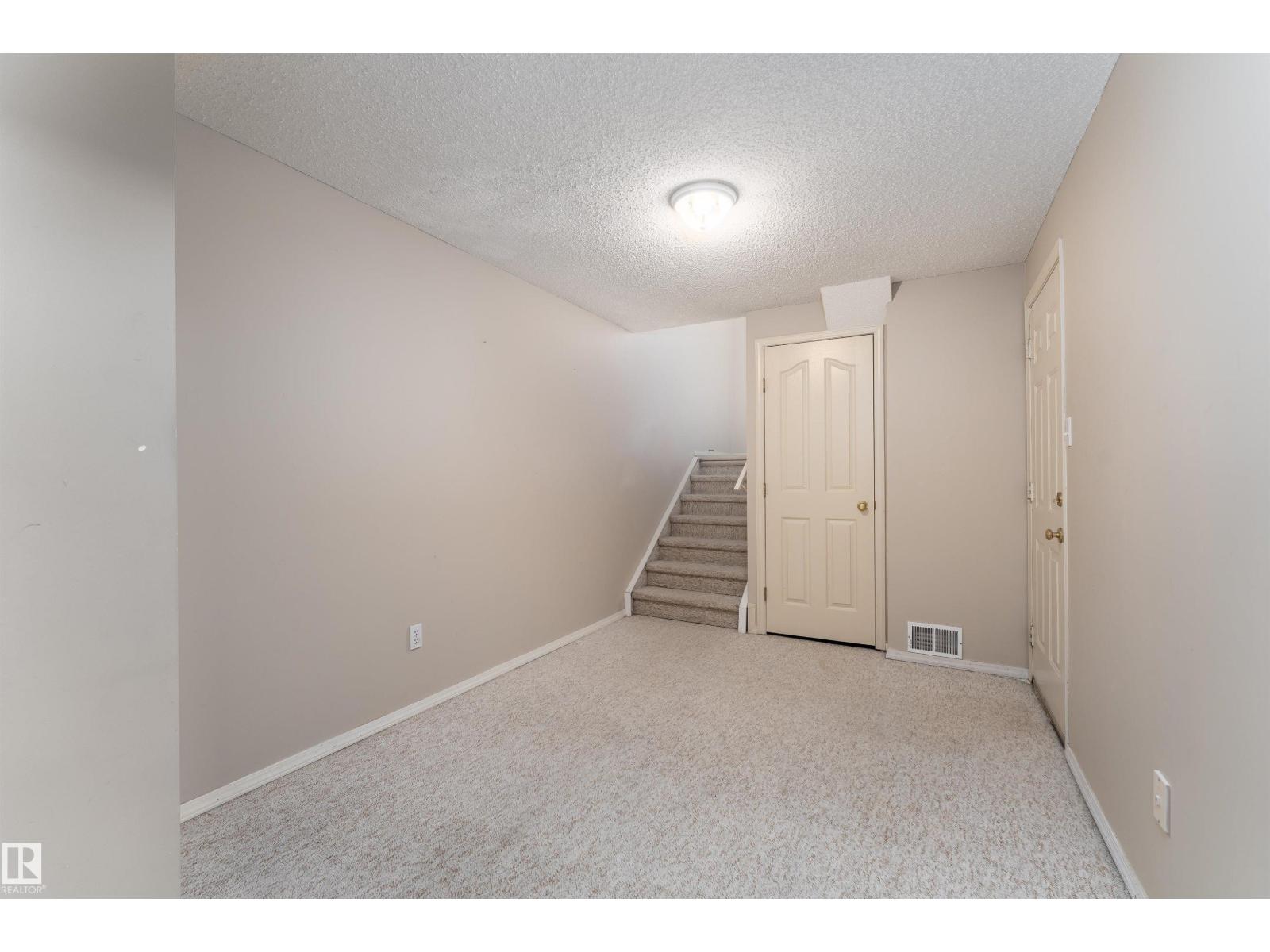 #3 9703 174 ST NW, Edmonton