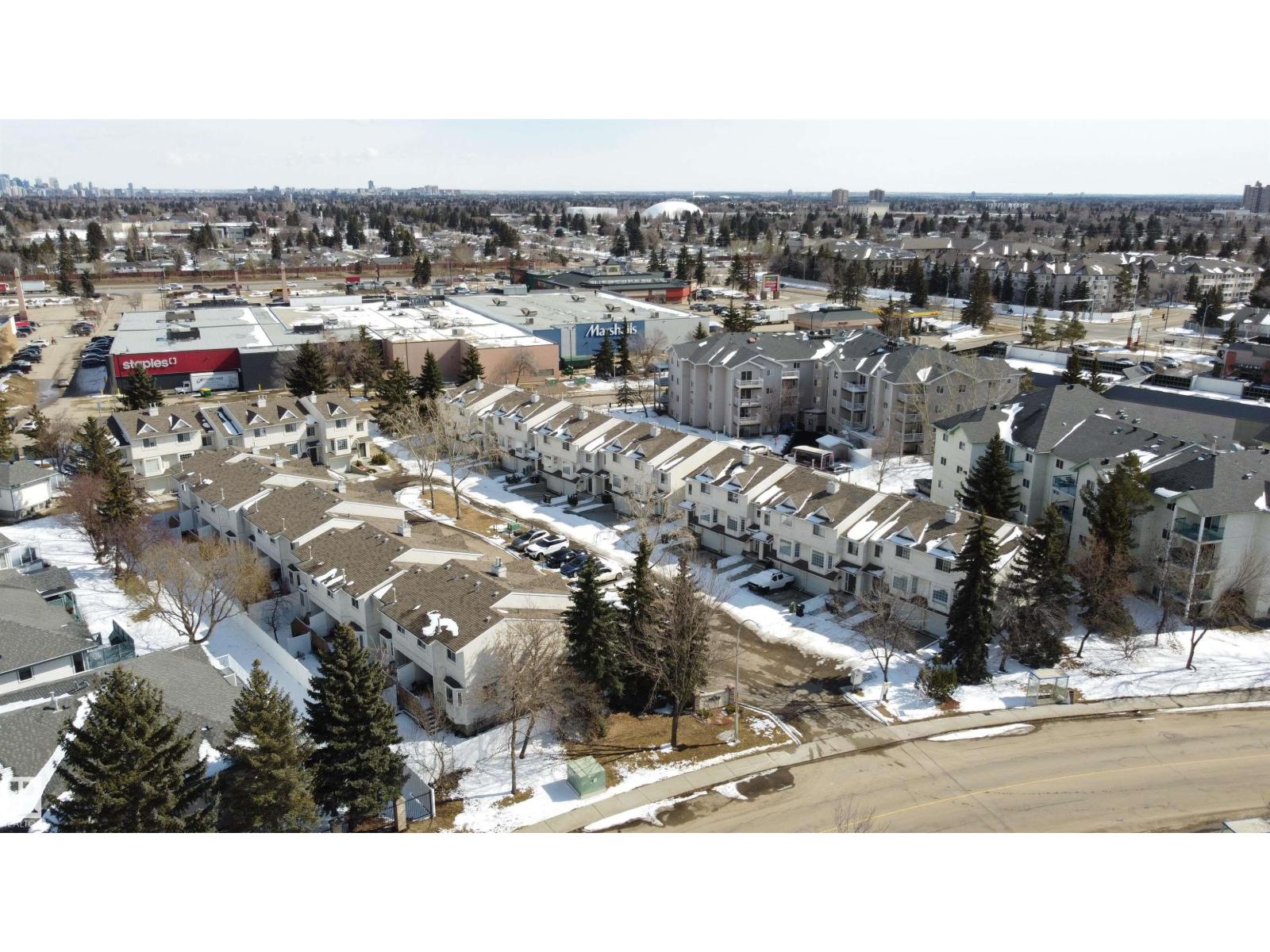 #3 9703 174 ST NW, Edmonton