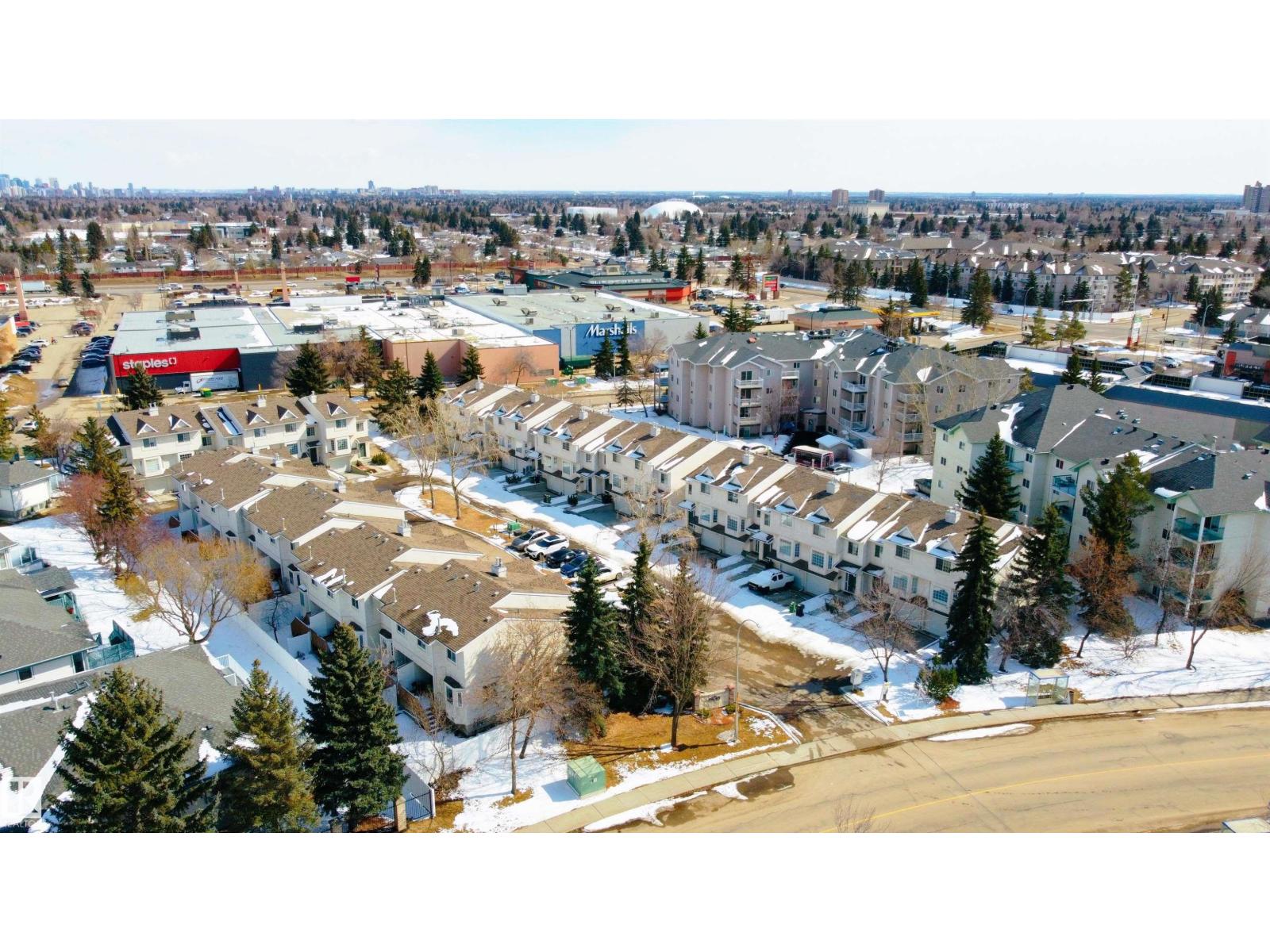 #3 9703 174 ST NW, Edmonton