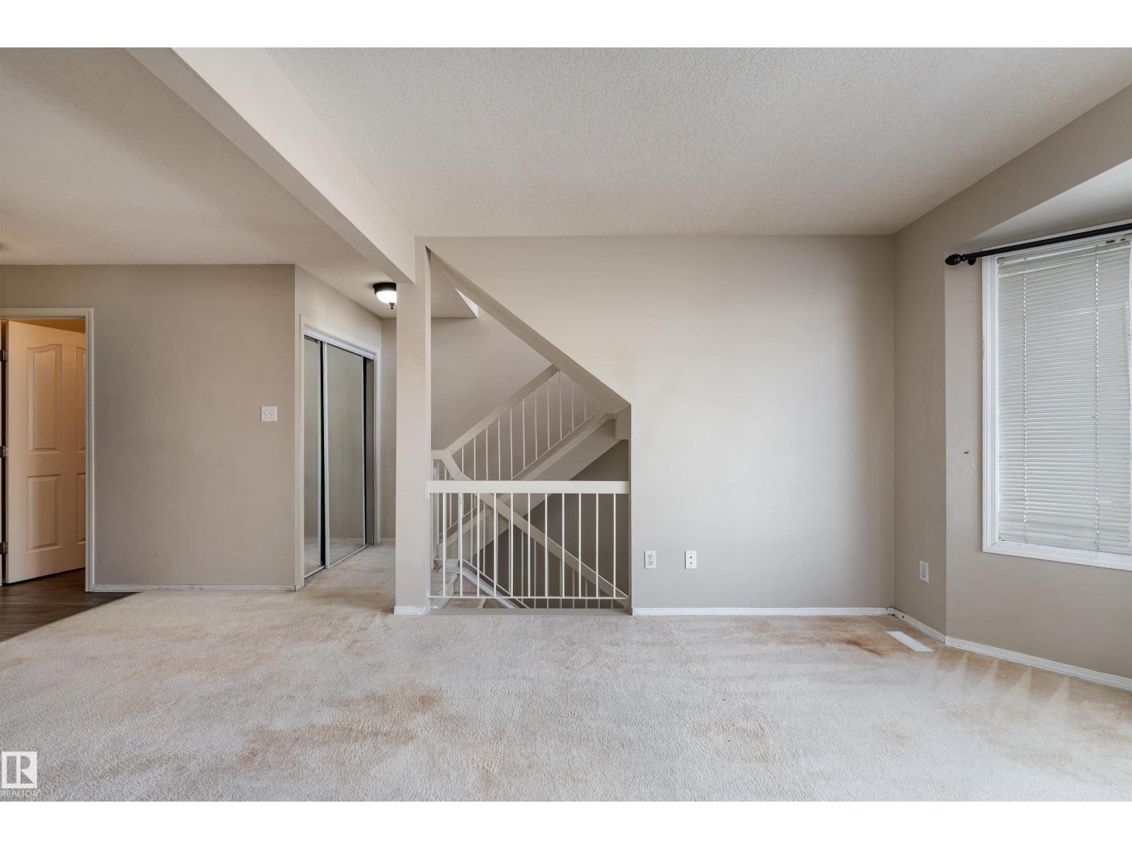 #3 9703 174 ST NW, Edmonton