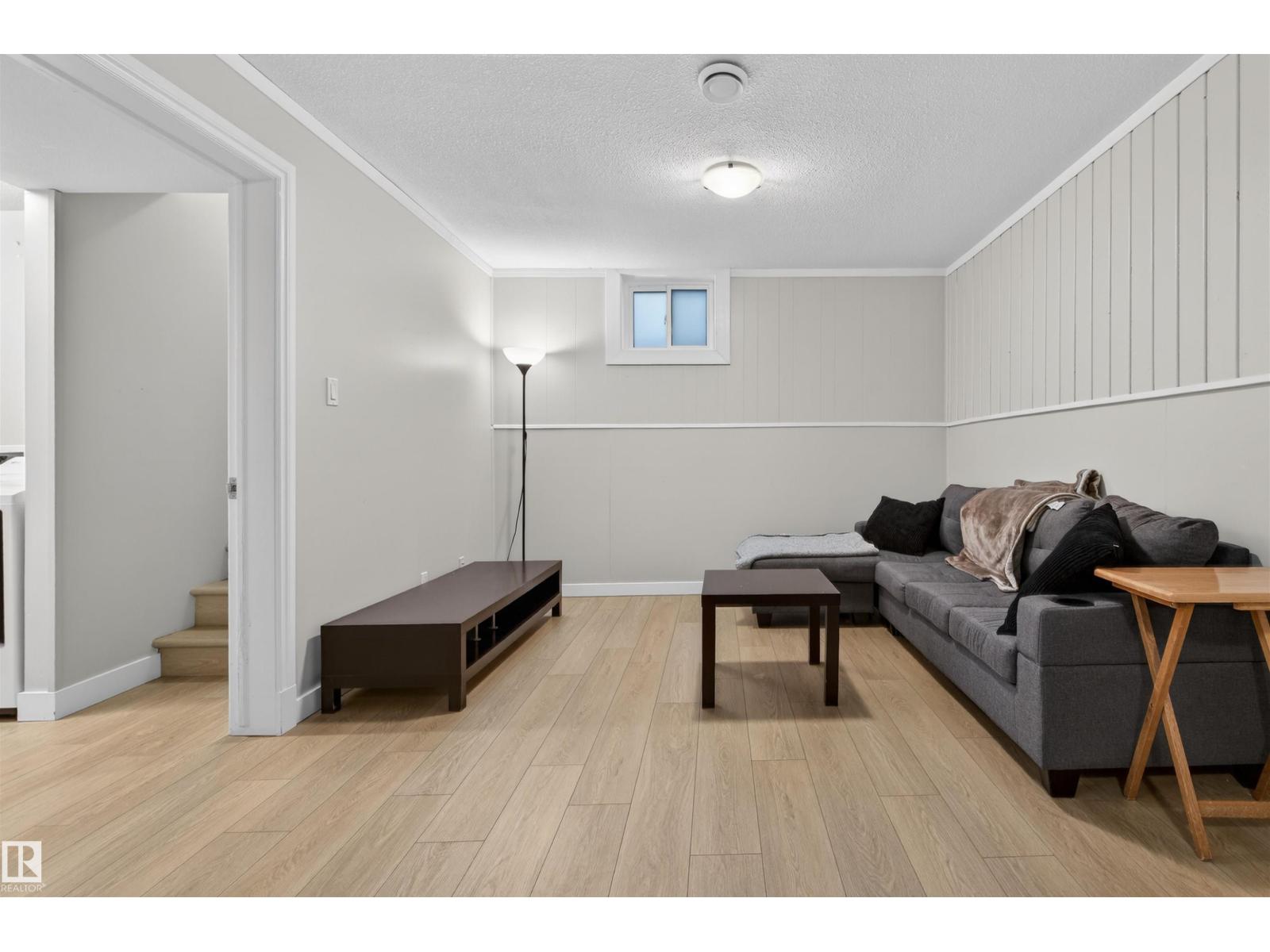 16 MURAL CR, St. Albert