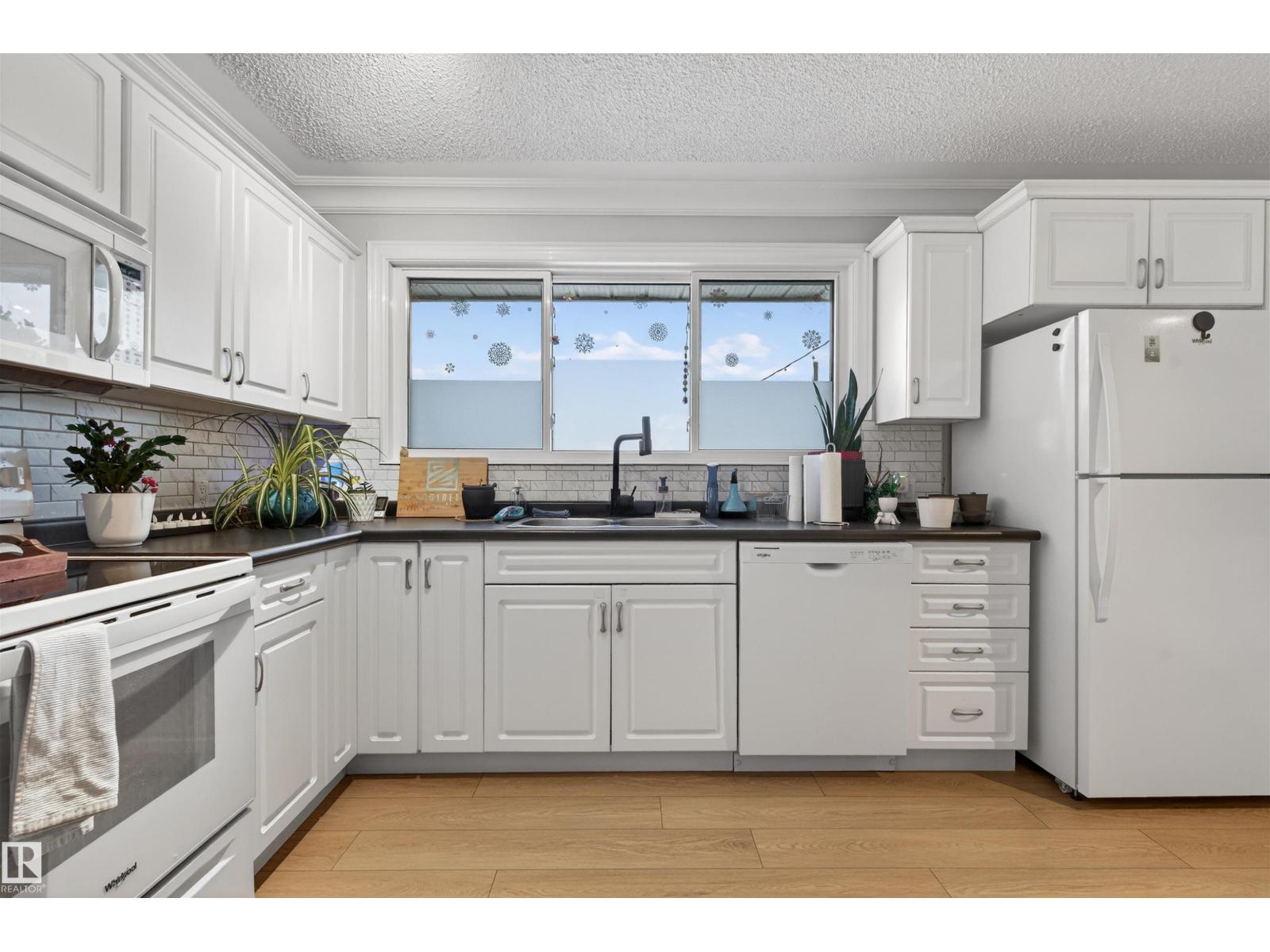 16 MURAL CR, St. Albert