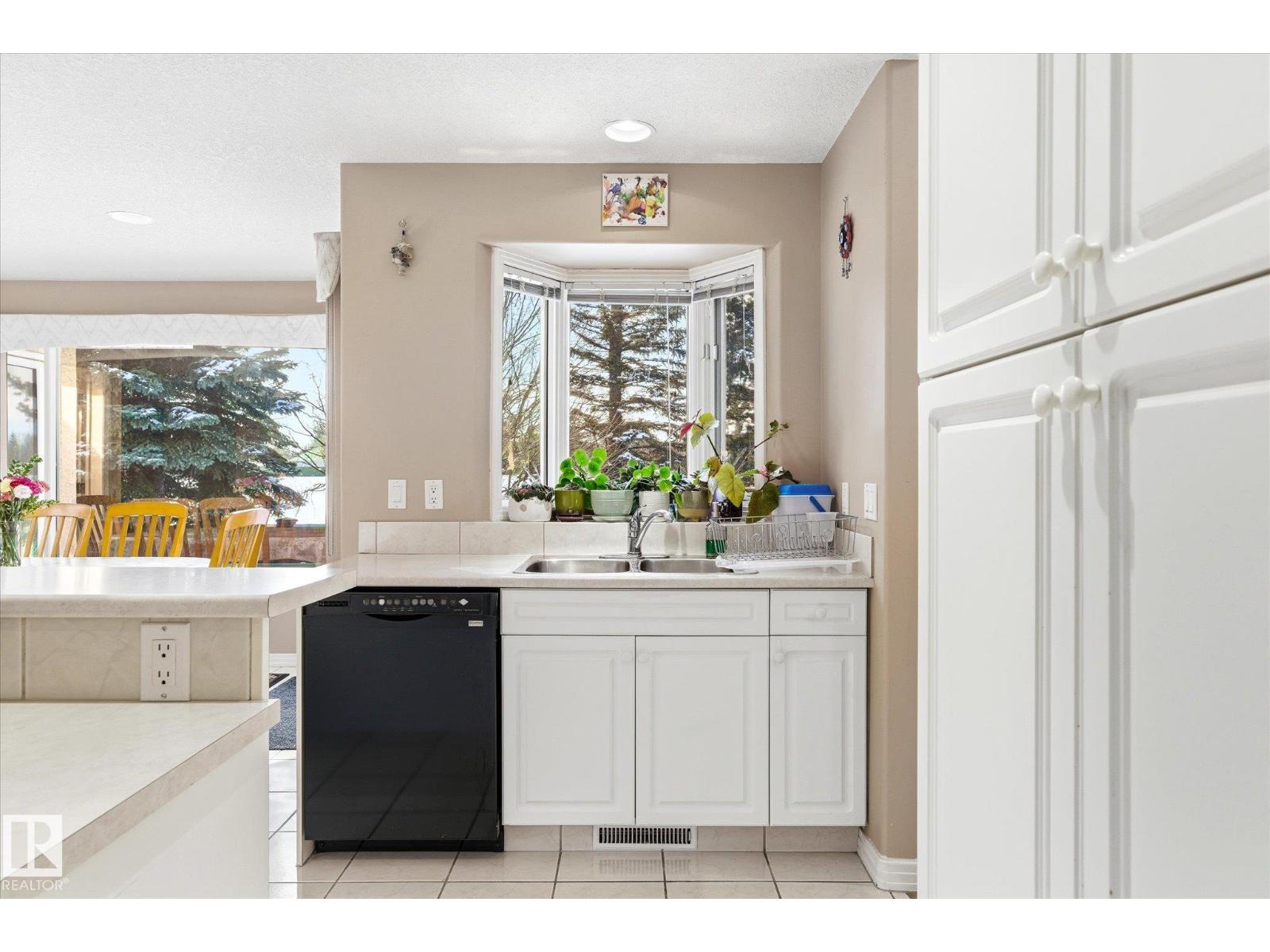 128 WEAVER DR NW, Edmonton