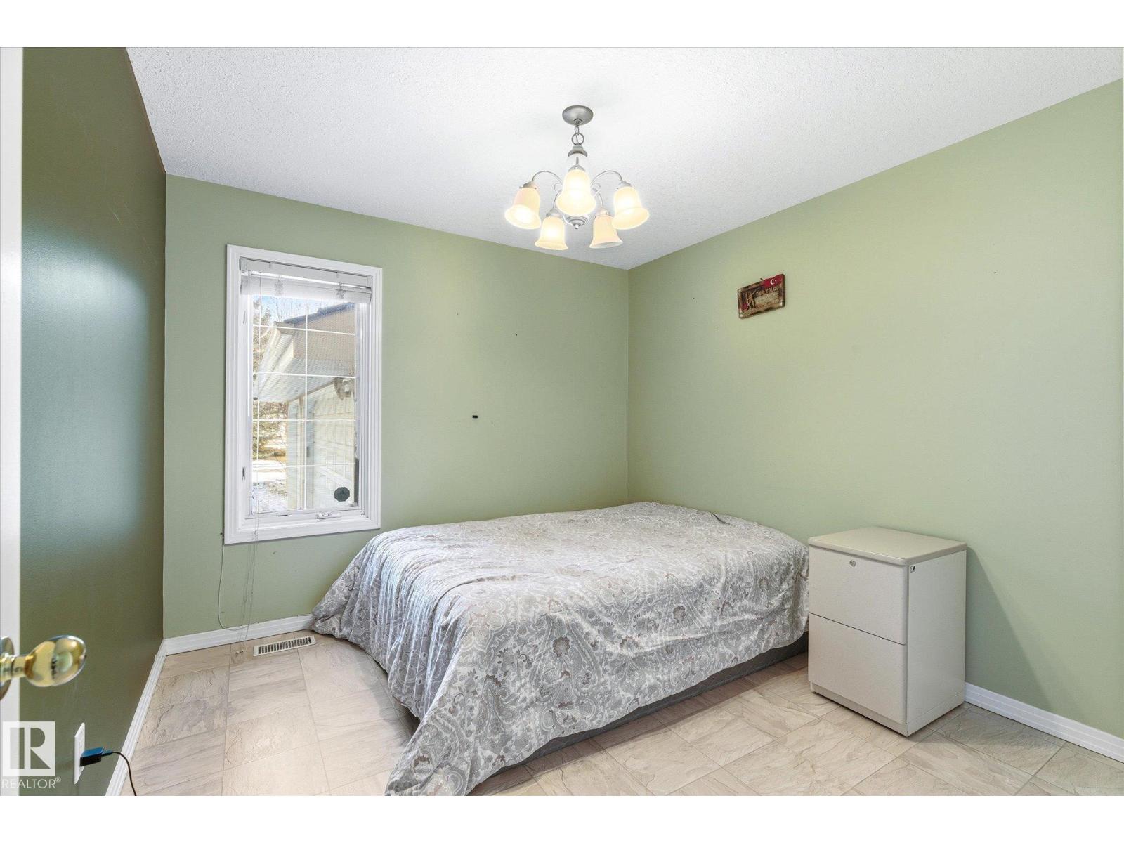 128 WEAVER DR NW, Edmonton