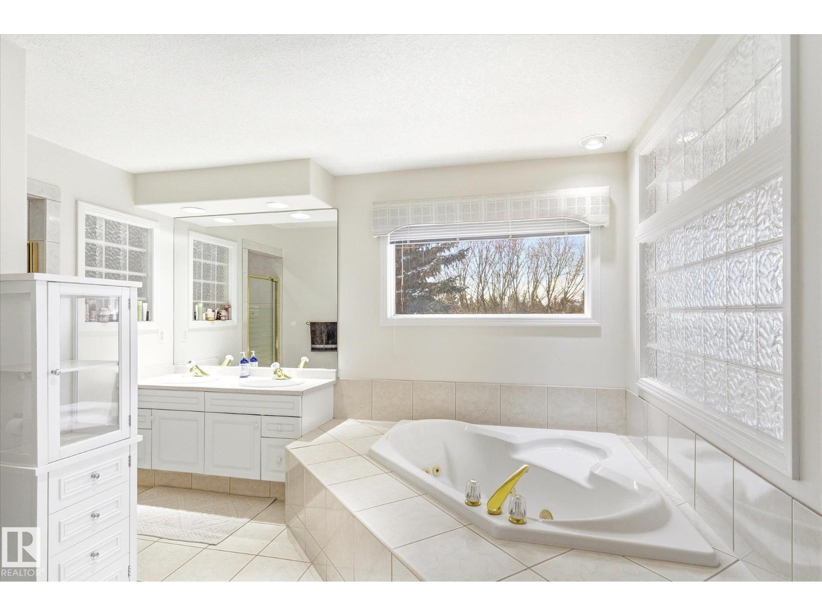 128 WEAVER DR NW, Edmonton