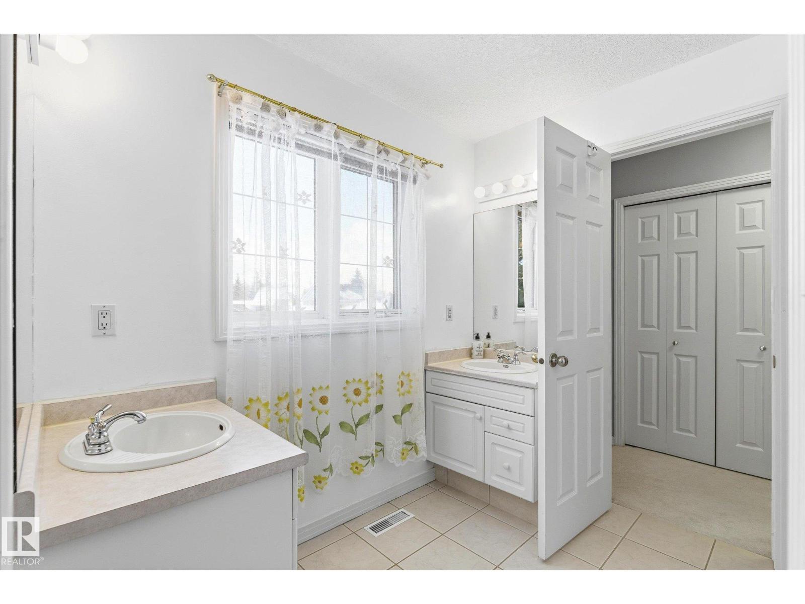 128 WEAVER DR NW, Edmonton