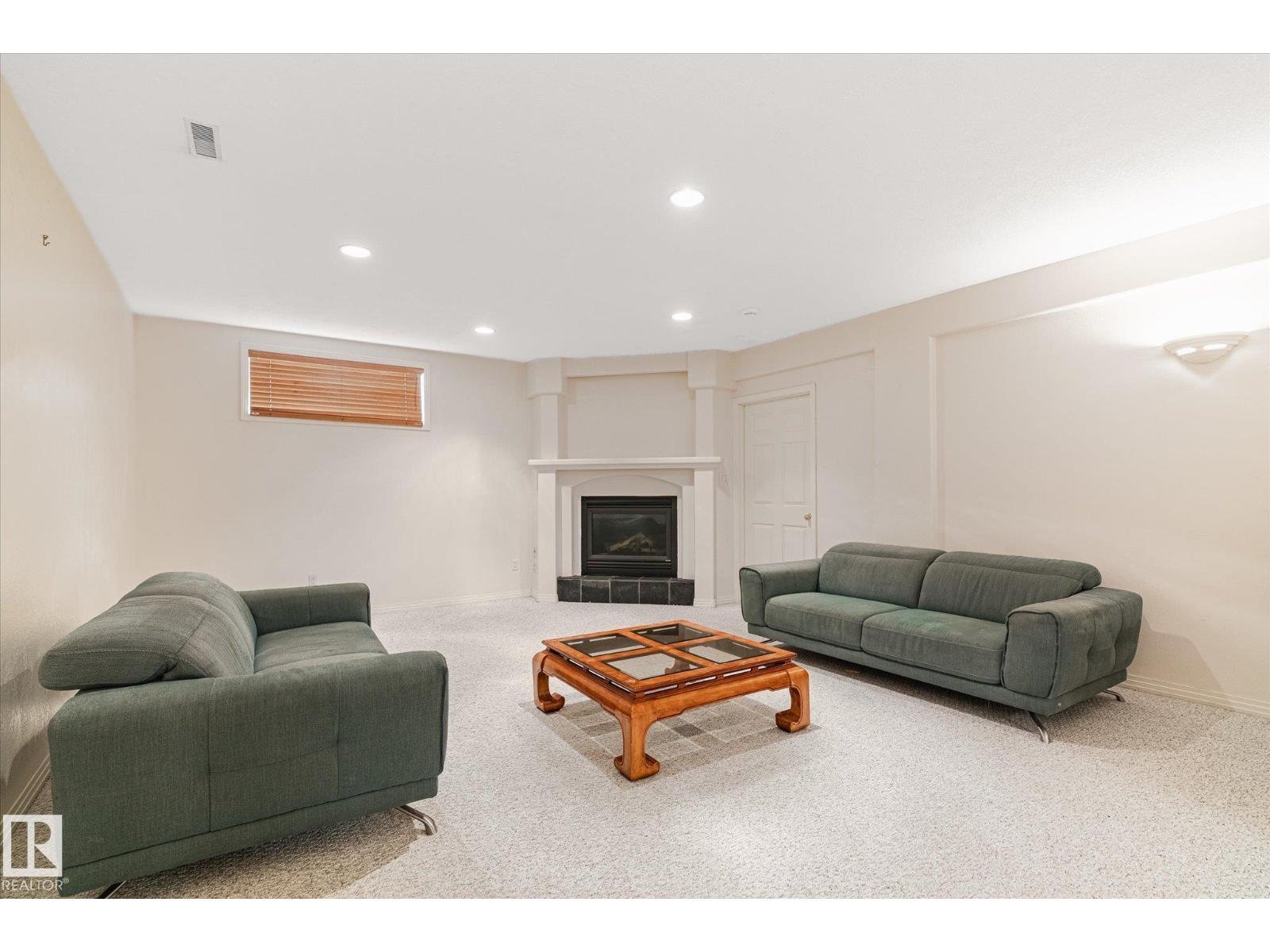 128 WEAVER DR NW, Edmonton