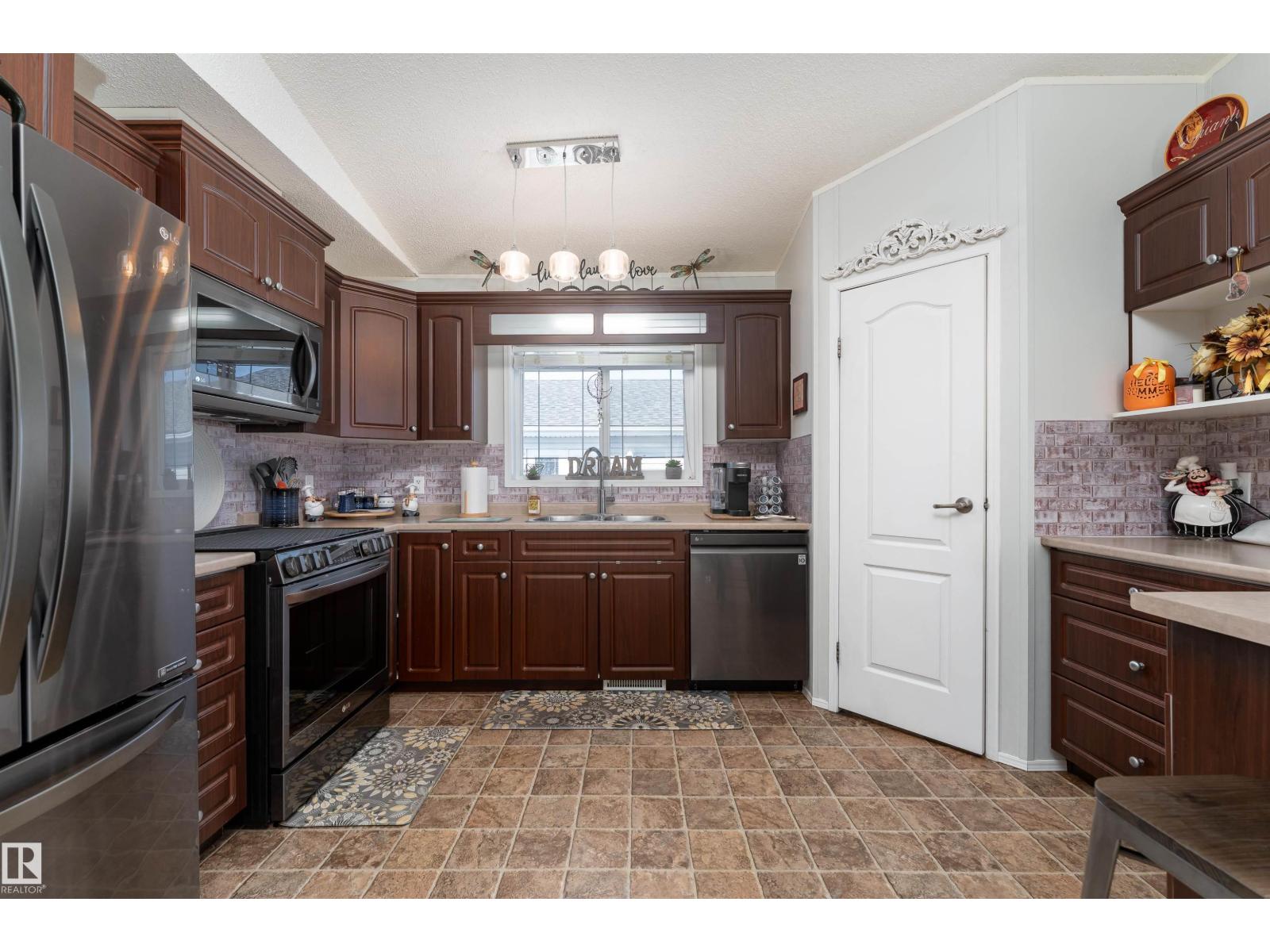 1981 Jubilee RD, Sherwood Park