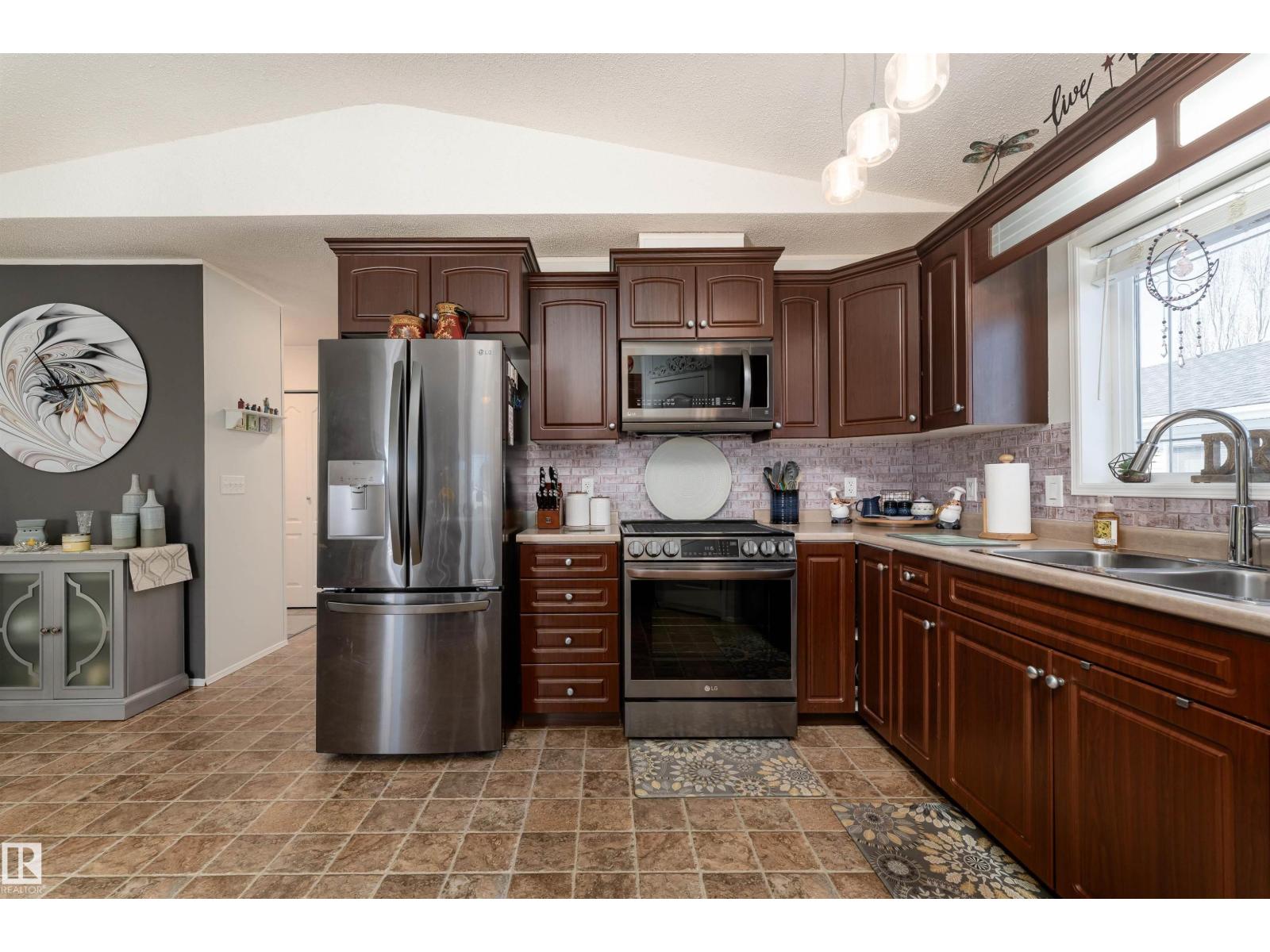 1981 Jubilee RD, Sherwood Park