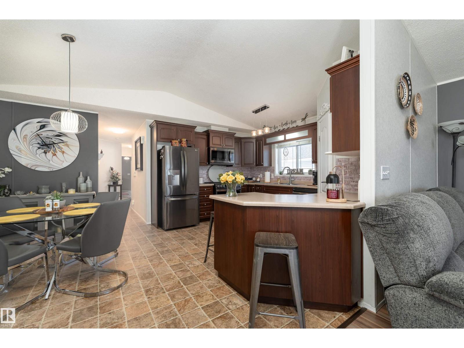 1981 Jubilee RD, Sherwood Park