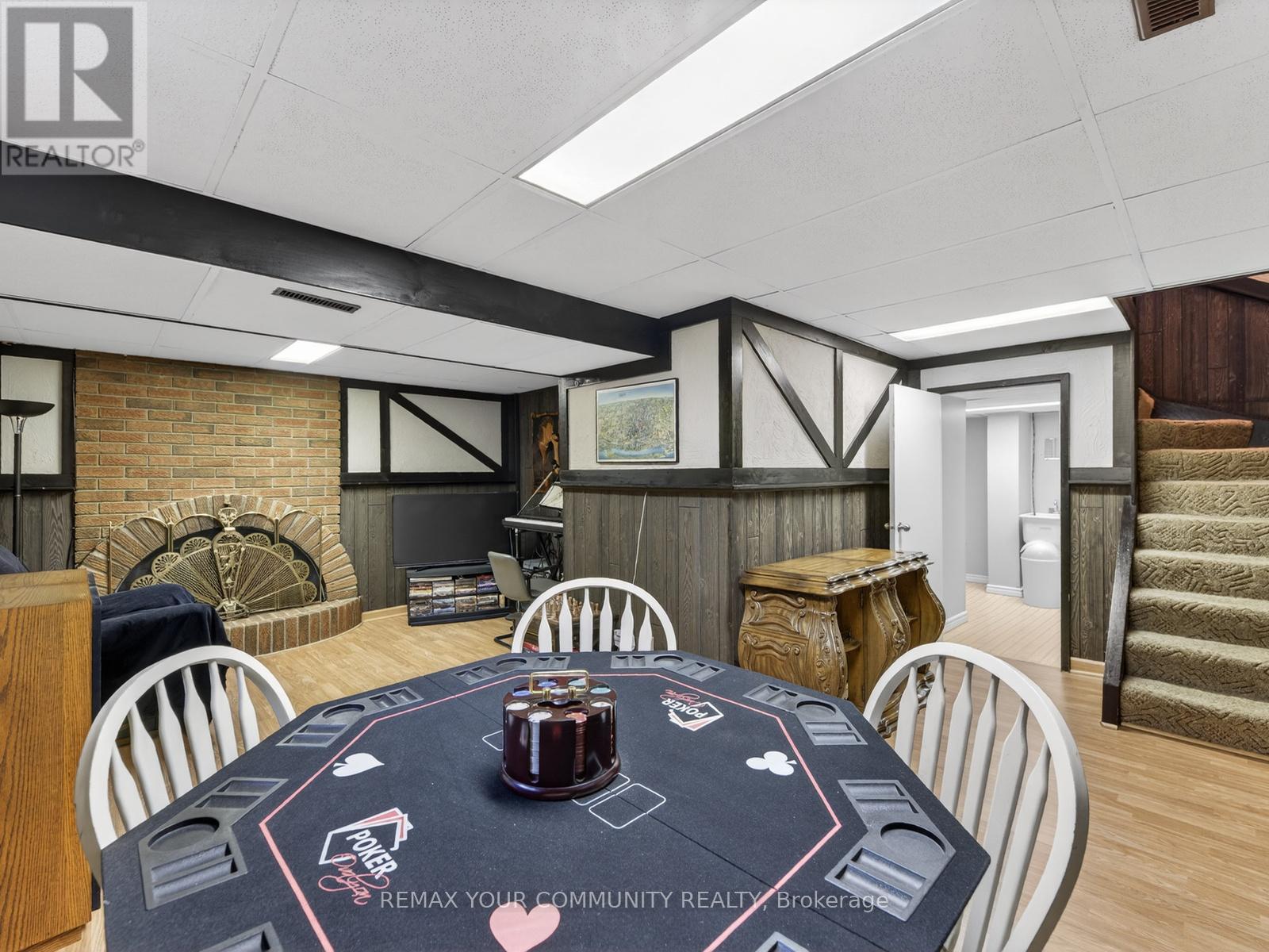 77 OAKHAVEN DRIVE - 28