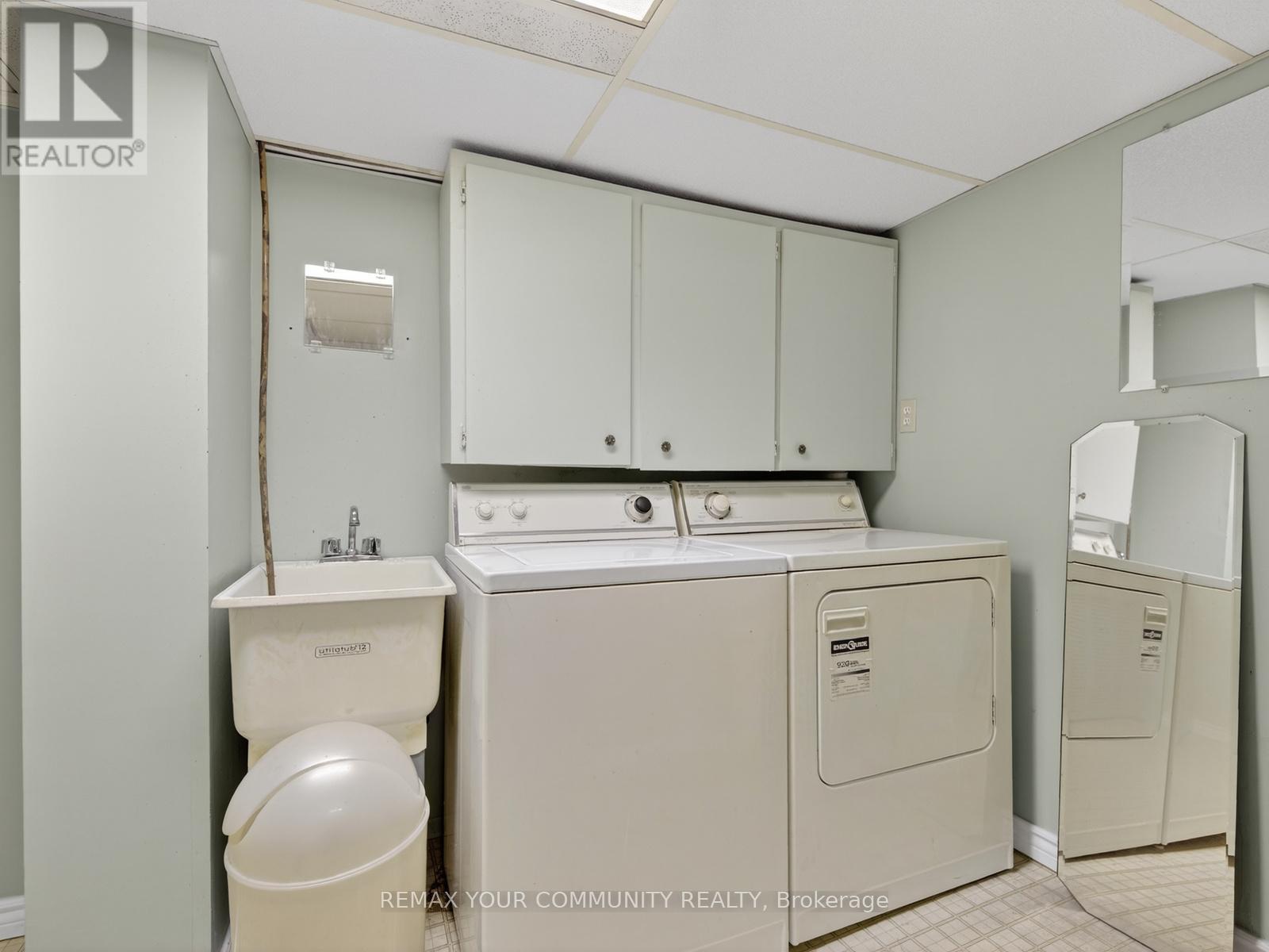 77 OAKHAVEN DRIVE - 30
