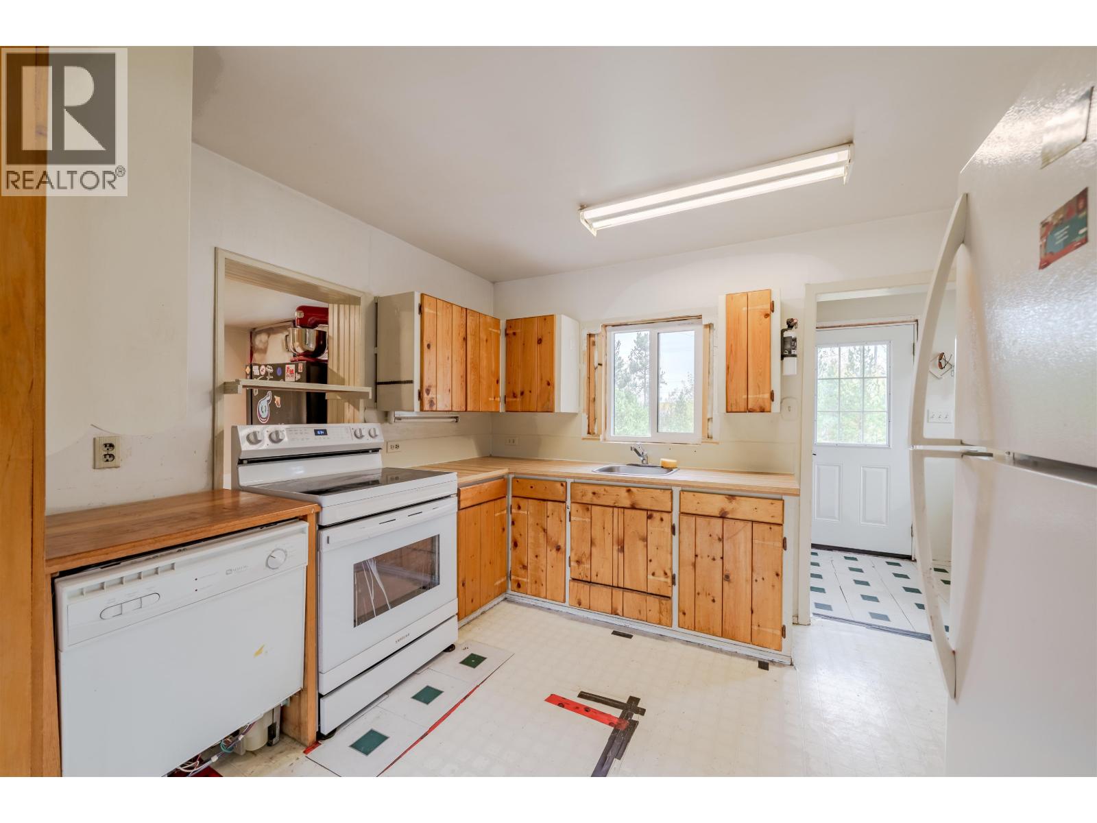 1740 POPLAR ROAD - 6