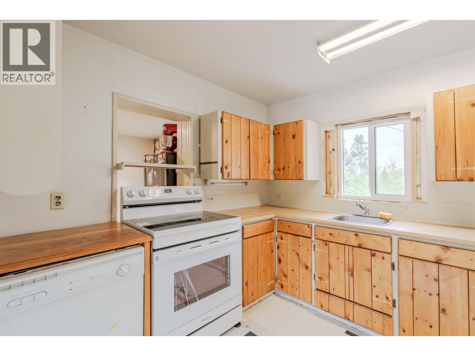 1740 POPLAR ROAD - 9