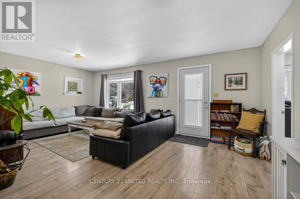 175 COUNTY RD 504 - 7