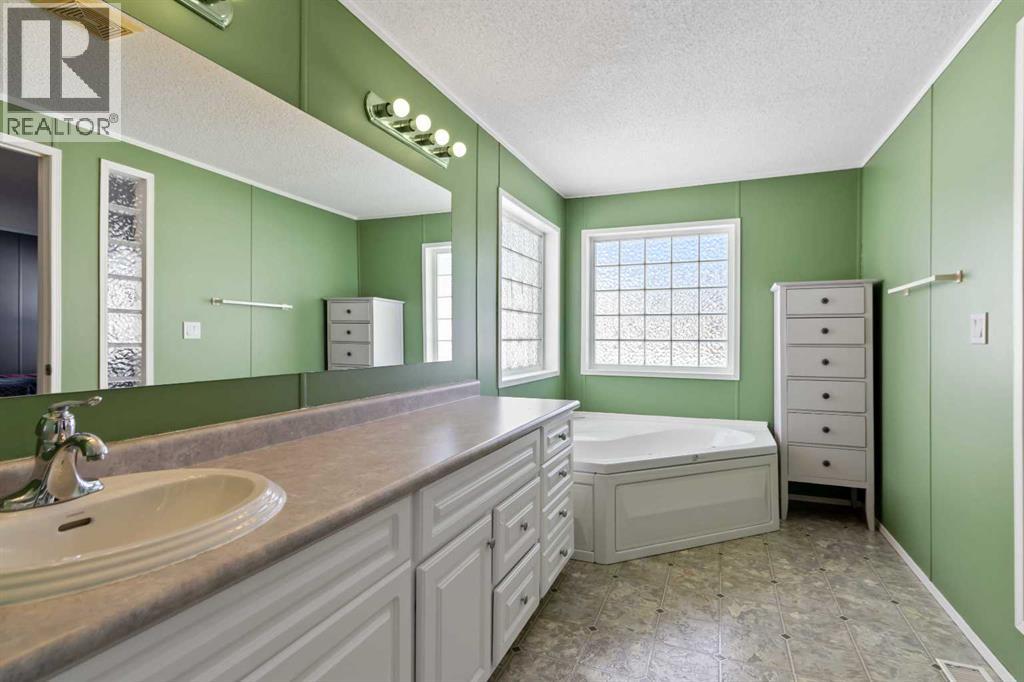 548 Mckinlay Crescent, Fort McMurray