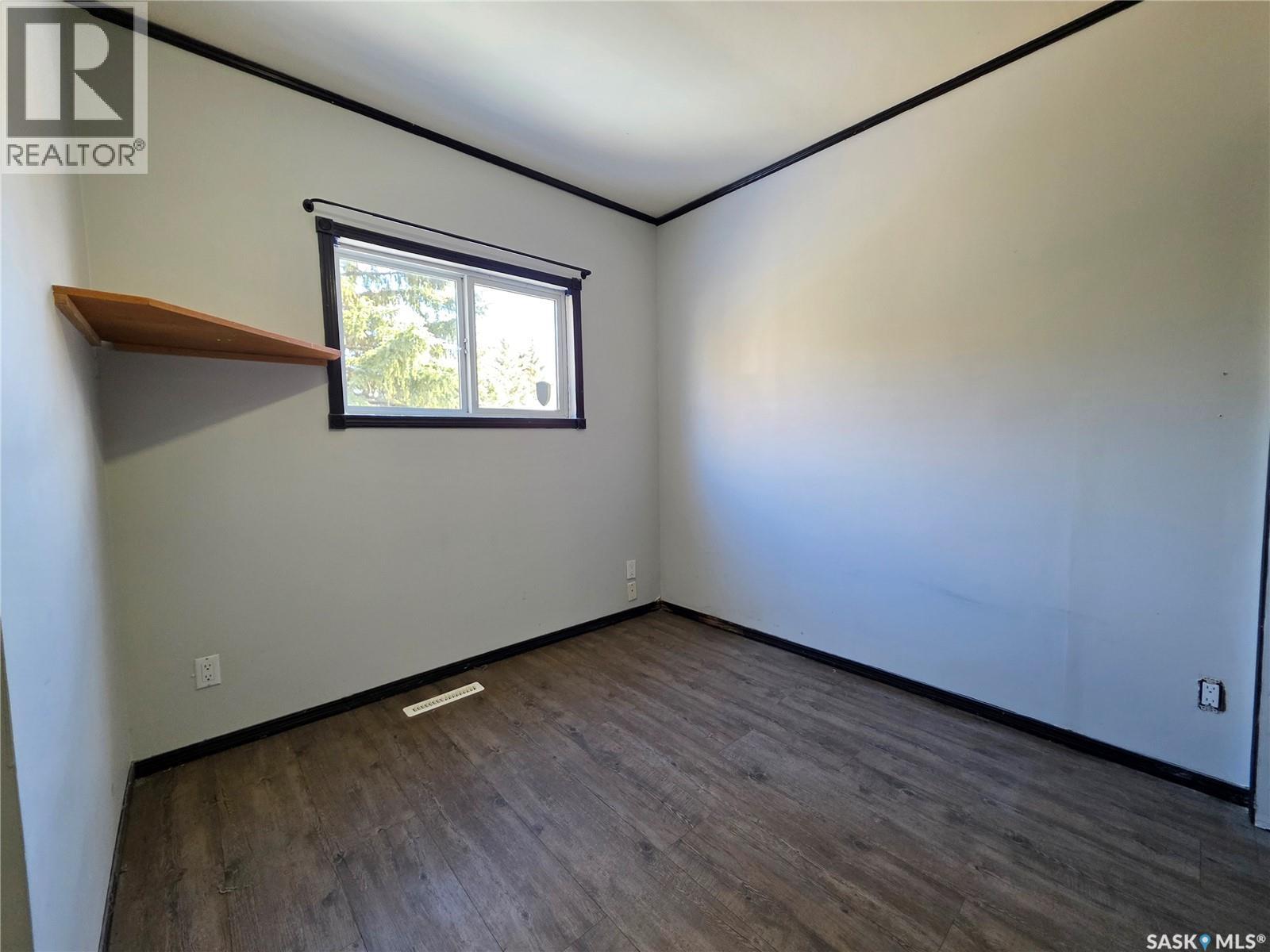 Single Family House Bungalow for Sale in  Winnie STREET Swift Current 