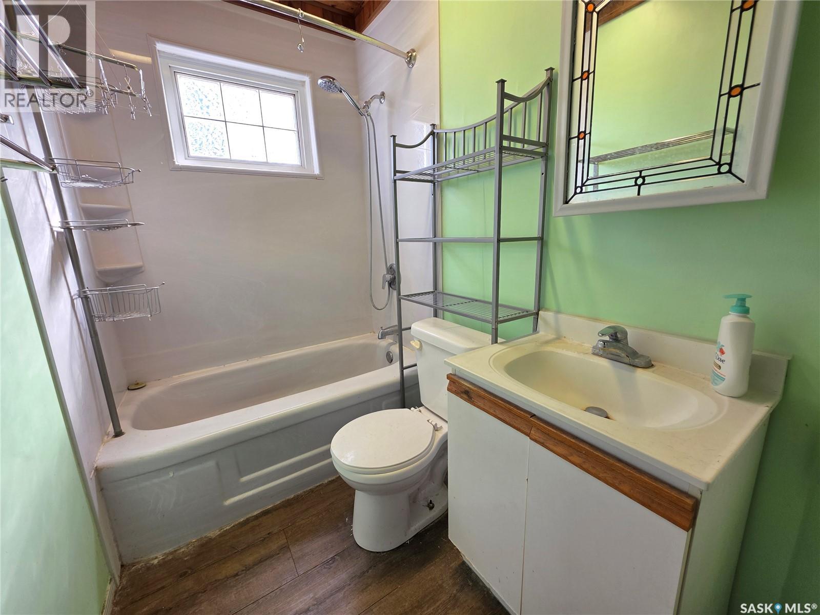 Single Family House Bungalow for Sale in  Winnie STREET Swift Current 