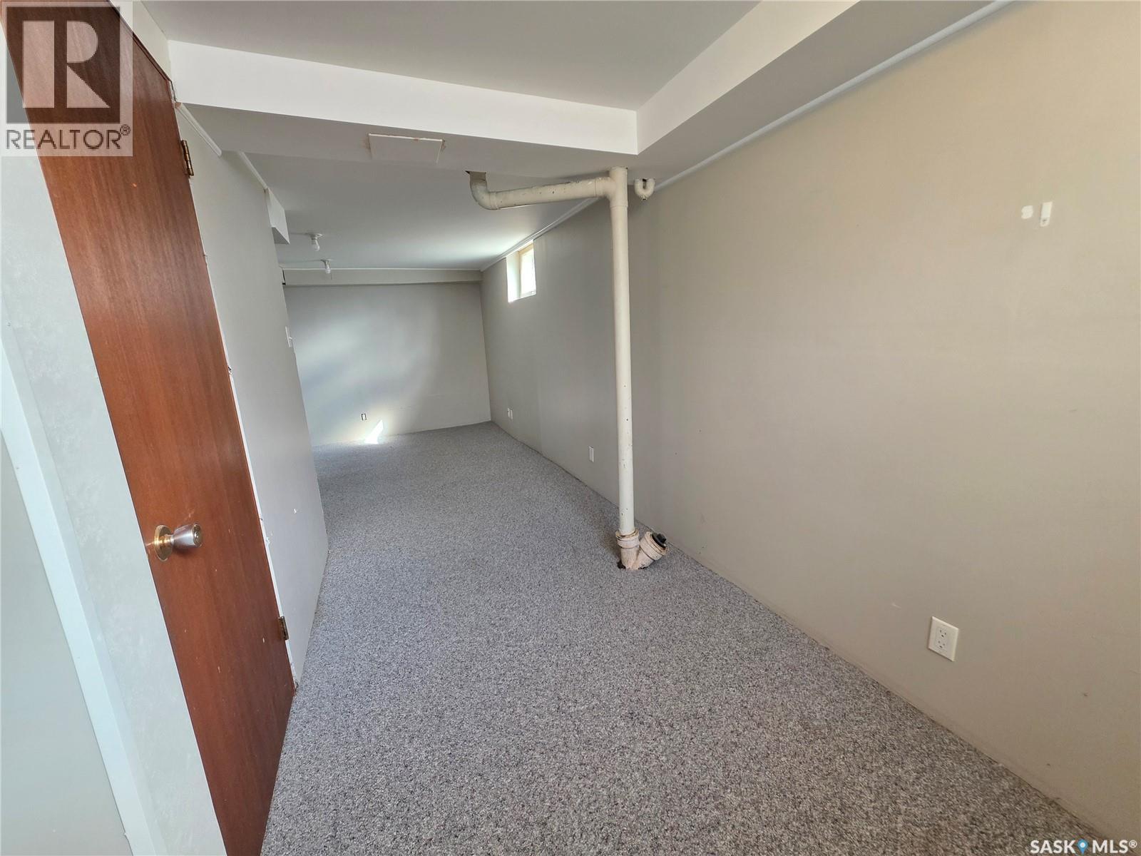 Single Family House Bungalow for Sale in  Winnie STREET Swift Current 