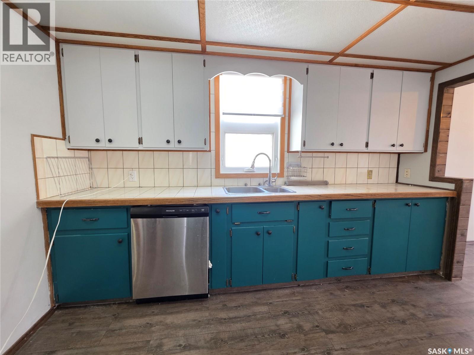 Single Family House Bungalow for Sale in  Winnie STREET Swift Current 