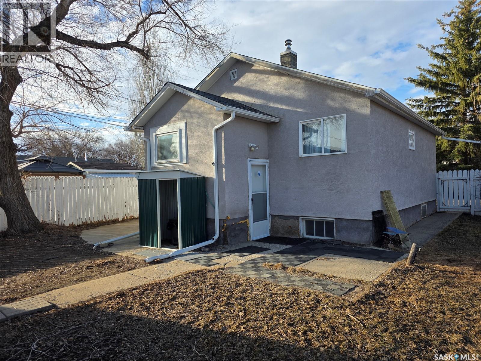 Single Family House Bungalow for Sale in  Winnie STREET Swift Current 