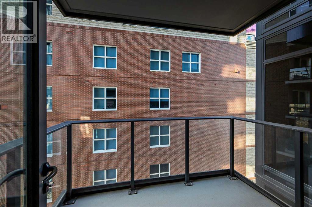 Single Family House for Sale in    Avenue SW Eau Claire Calgary 