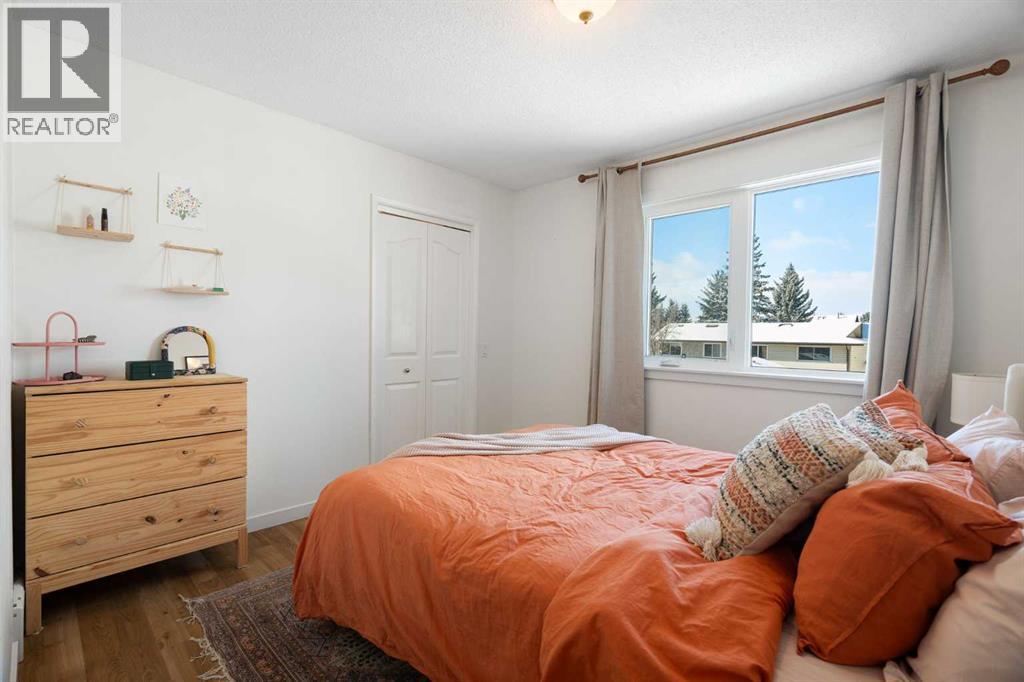 Single Family House for Sale in  Oakfield Drive SW Cedarbrae Calgary 