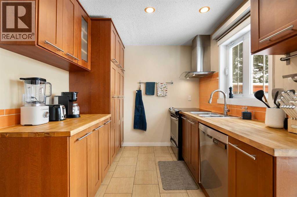 Single Family House for Sale in  Oakfield Drive SW Cedarbrae Calgary 