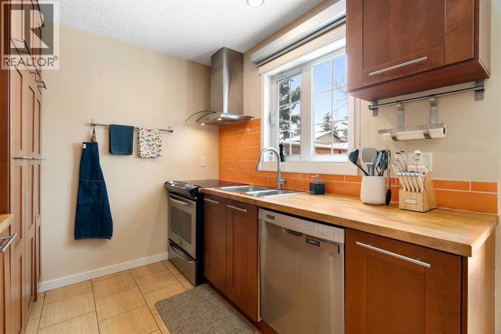 Single Family House for Sale in  Oakfield Drive SW Cedarbrae Calgary 