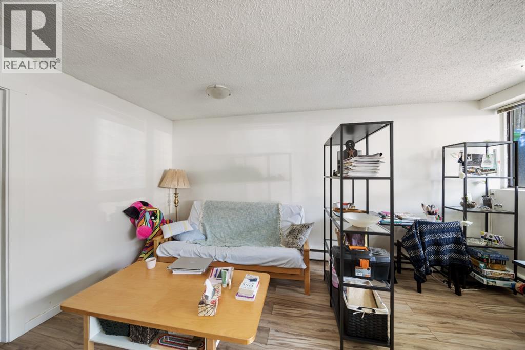 Single Family House for Sale in    Avenue SW Sunalta Calgary 