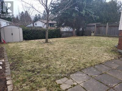 9 SANDERSON DRIVE, Guelph (Willow West/Sugarbush/West Acres), Ontario