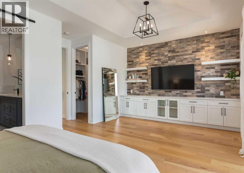 Single Family House for Sale in   Street NW Hillhurst Calgary 