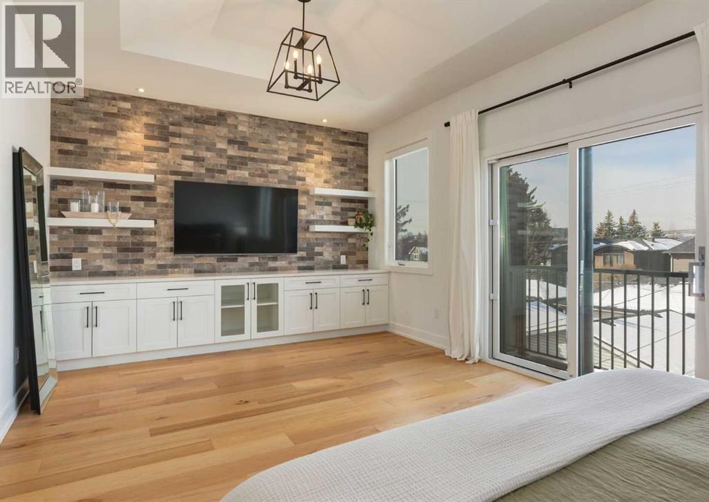 Single Family House for Sale in   Street NW Hillhurst Calgary 