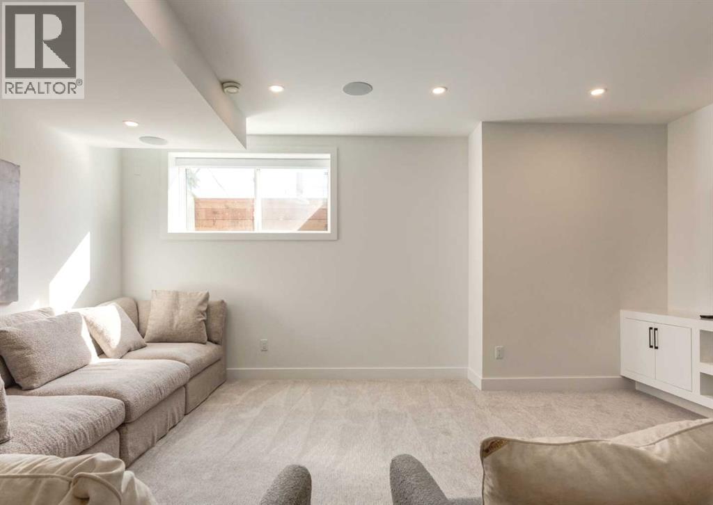 Single Family House for Sale in   Street NW Hillhurst Calgary 