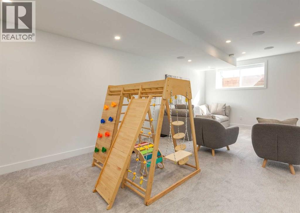 Single Family House for Sale in   Street NW Hillhurst Calgary 