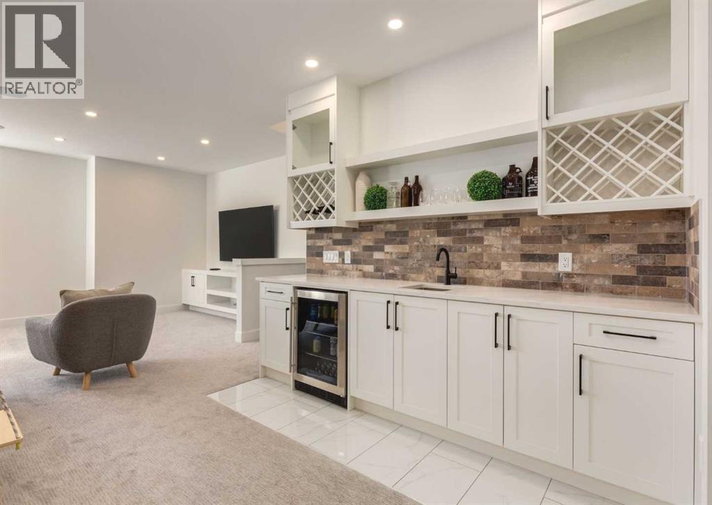 Single Family House for Sale in   Street NW Hillhurst Calgary 