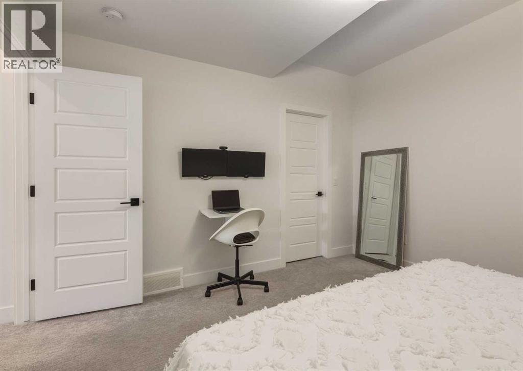 Single Family House for Sale in   Street NW Hillhurst Calgary 