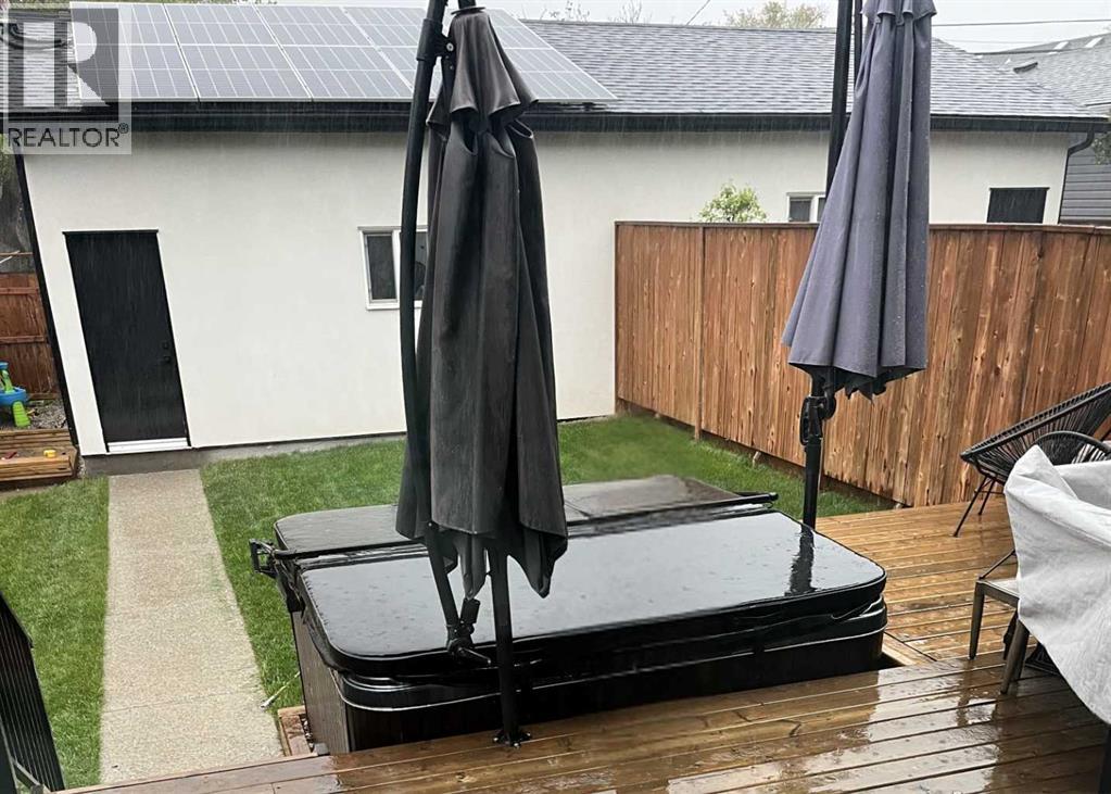 Single Family House for Sale in   Street NW Hillhurst Calgary 