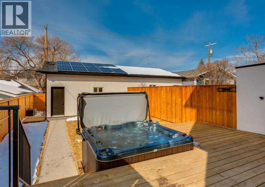 Single Family House for Sale in   Street NW Hillhurst Calgary 