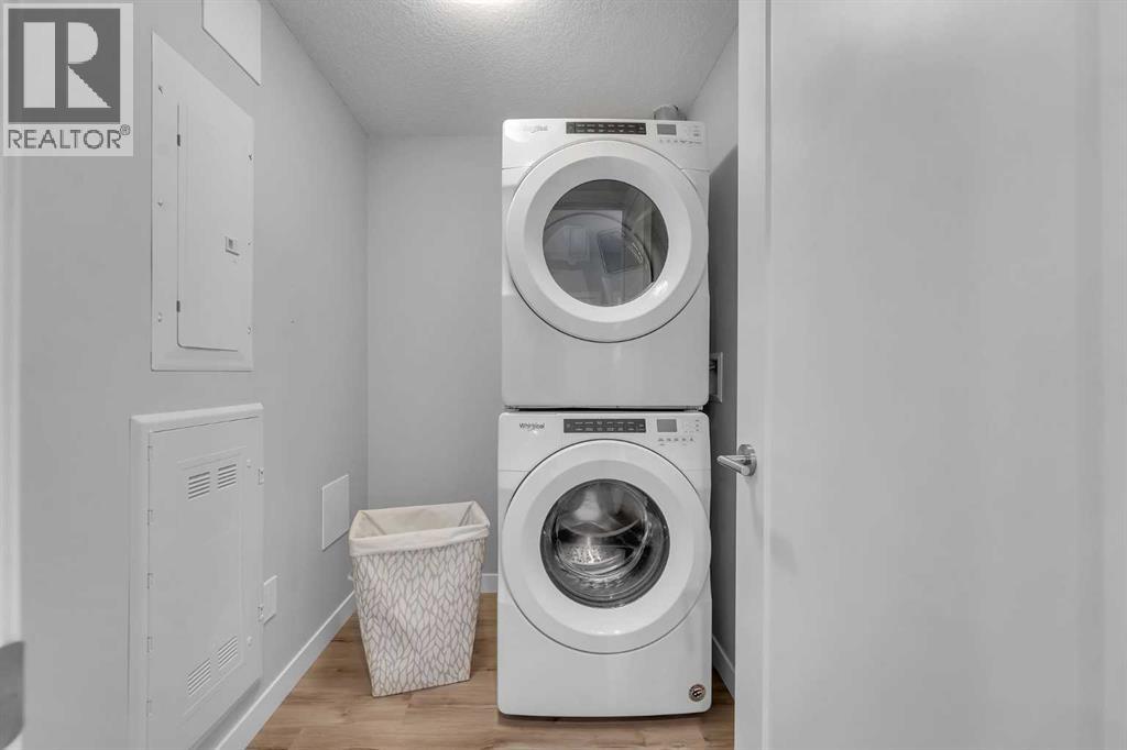 Single Family House for Sale in   Shawnee Common SW Shawnee Slopes Calgary 