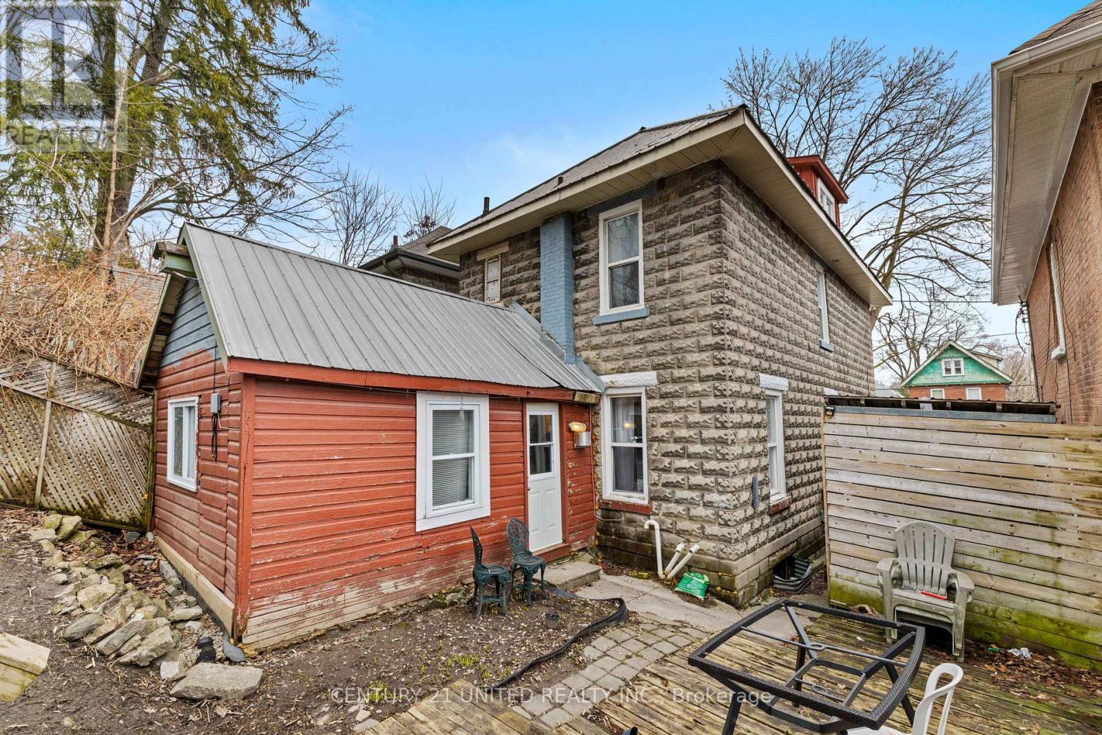 575 BETHUNE STREET - 4